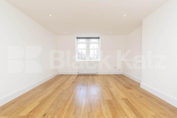 Modern Apartment Lonsdale Road, Notting Hill